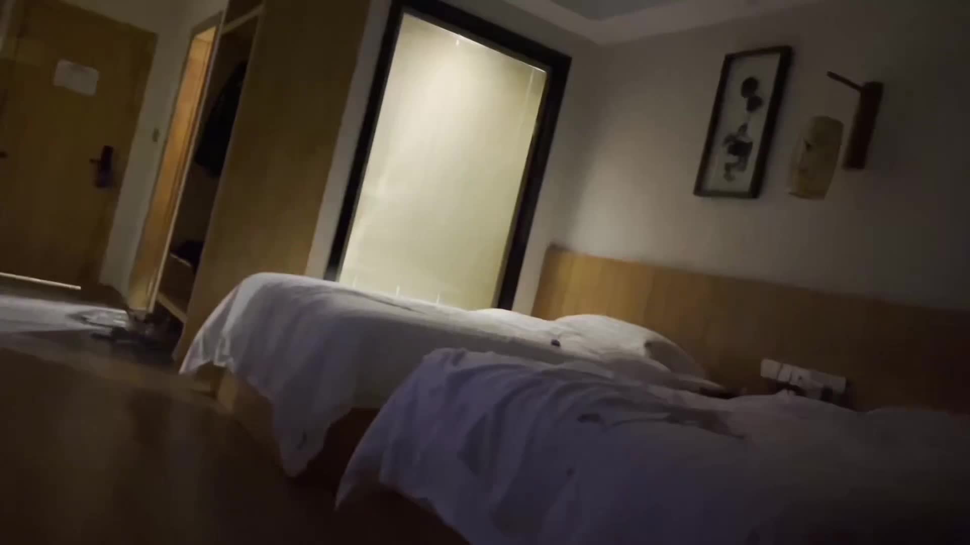 湖南长沙王小橦酒店性爱偷拍视频流出被插的嗷嗷叫